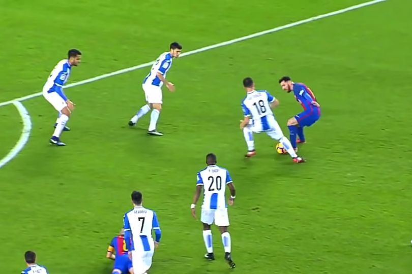 Messi using 1v1 skill move - a basic fundamental football skills